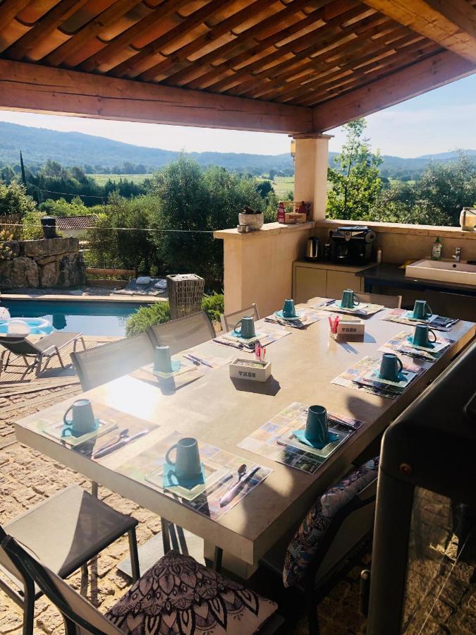 O Patio Du Mas Bed and Breakfast Callas Εξωτερικό φωτογραφία